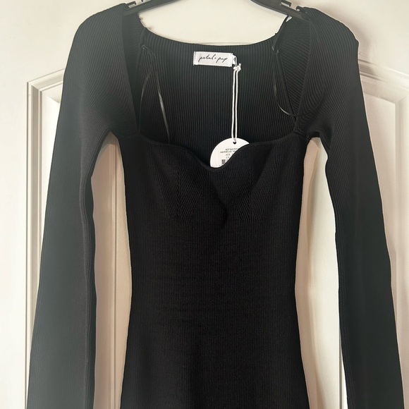 Petal & Pup Black Long Sleeve Dress Front Slit Fitting Women’s 4 - Picture 7 of 8